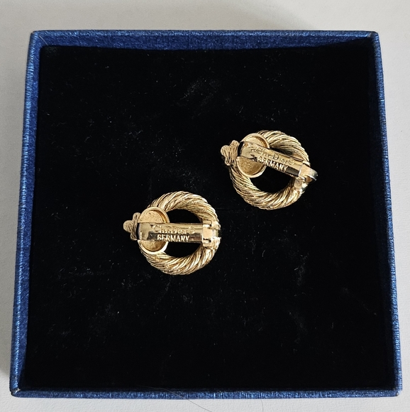 Christian Dior Rope Loop Clip on earrings - Picture 9 of 9